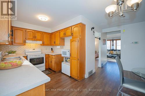 84 Wimbleton Crescent, Kitchener, ON - Indoor Photo Showing Kitchen With Double Sink