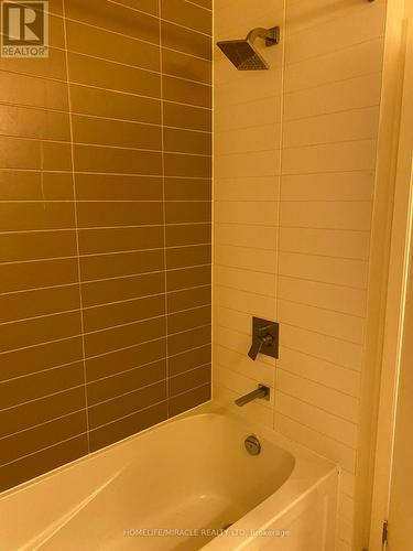 2504 - 4011 Brickstone Mews, Mississauga, ON - Indoor Photo Showing Bathroom