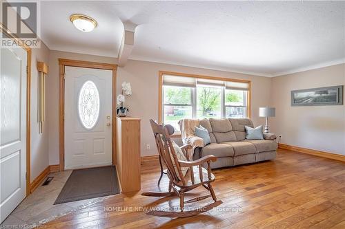 11 Glengarry Road, St. Catharines, ON - Indoor Photo Showing Living Room