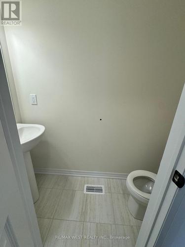 36 Brown Street, Erin, ON - Indoor Photo Showing Bathroom