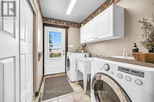 3173 Young Road, Haldimand, ON - Indoor Photo Showing Laundry Room