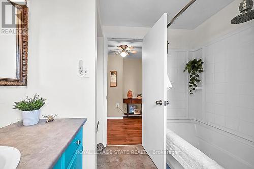 3173 Young Road, Haldimand, ON - Indoor Photo Showing Bathroom