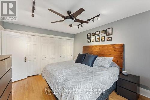 Upper - 403 Masson Street, Oshawa (O'Neill), ON - Indoor Photo Showing Bedroom