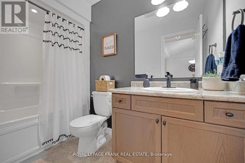 93 Laurent Boulevard, Kawartha Lakes (Lindsay), ON - Indoor Photo Showing Bathroom