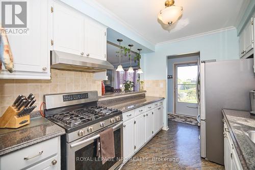 104 Carriage Road, St. Catharines (455 - Secord Woods), ON - Indoor Photo Showing Kitchen