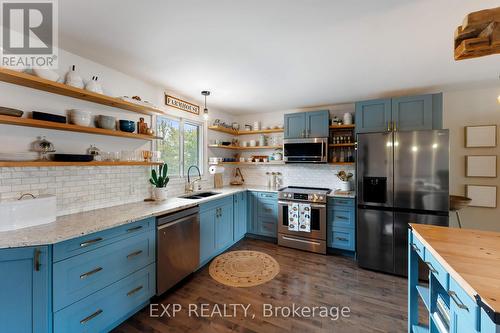 1684 Battersea Road, Kingston (City North Of 401), ON - Indoor Photo Showing Kitchen With Stainless Steel Kitchen With Double Sink