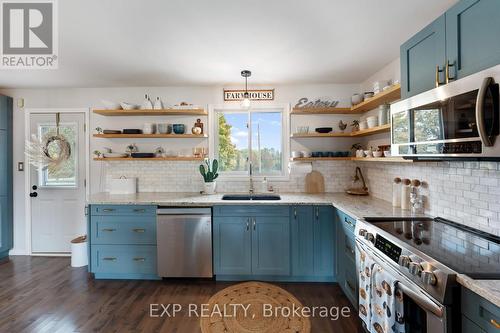 1684 Battersea Road, Kingston (City North Of 401), ON - Indoor Photo Showing Kitchen With Stainless Steel Kitchen With Upgraded Kitchen