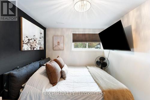 1684 Battersea Road, Kingston (City North Of 401), ON - Indoor Photo Showing Bedroom