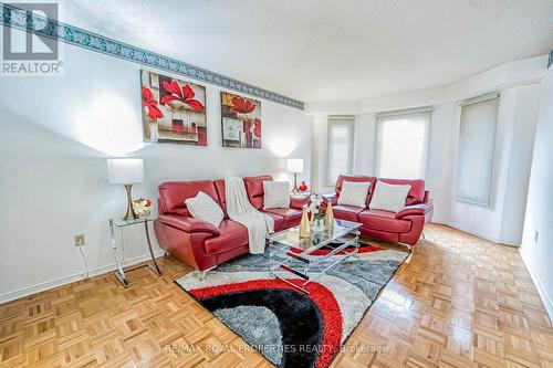 31 Orleans Drive, Toronto, ON - Indoor Photo Showing Living Room