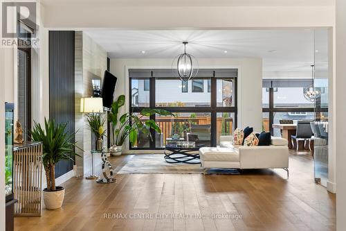 1754 Brayford Avenue, London, ON - Indoor Photo Showing Living Room