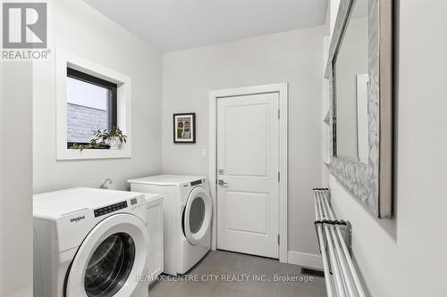 1754 Brayford Avenue, London, ON - Indoor Photo Showing Laundry Room