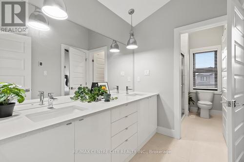 1754 Brayford Avenue, London, ON - Indoor Photo Showing Bathroom