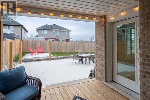 192 Everett Lane, Strathroy-Caradoc (Ne), ON - Outdoor With Deck Patio Veranda With Exterior