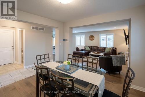 192 Everett Lane, Strathroy-Caradoc (Ne), ON - Indoor Photo Showing Dining Room