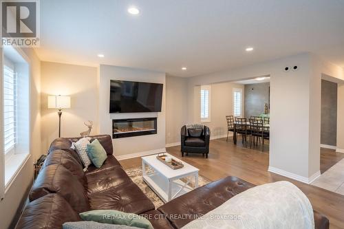 192 Everett Lane, Strathroy-Caradoc (Ne), ON - Indoor Photo Showing Living Room With Fireplace