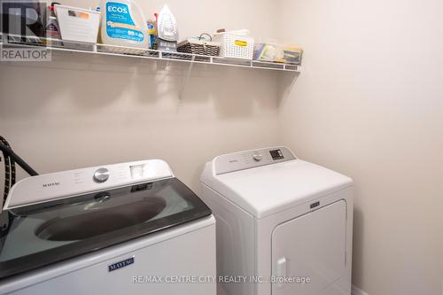 192 Everett Lane, Strathroy-Caradoc (Ne), ON - Indoor Photo Showing Laundry Room