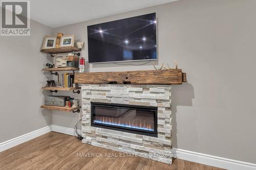 216 Wonham Street N, Ingersoll (Ingersoll - North), ON - Indoor Photo Showing Living Room With Fireplace