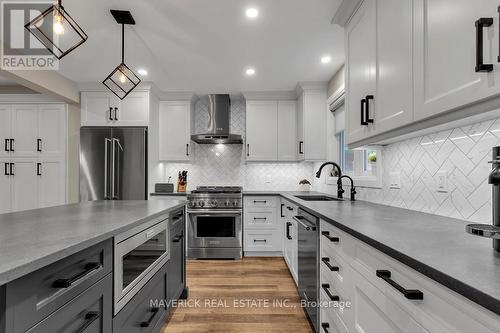 216 Wonham Street N, Ingersoll (Ingersoll - North), ON - Indoor Photo Showing Kitchen With Upgraded Kitchen