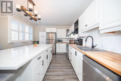 36 Labine Crescent, Petawawa, ON - Indoor Photo Showing Kitchen With Double Sink