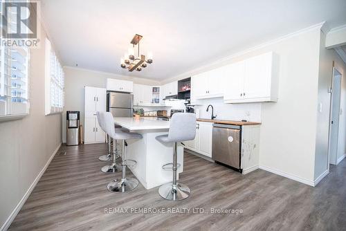 36 Labine Crescent, Petawawa, ON - Indoor Photo Showing Kitchen