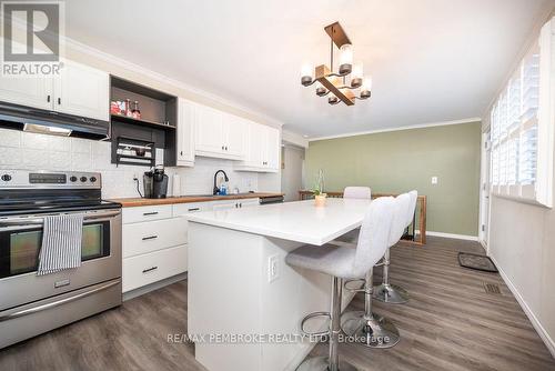 36 Labine Crescent, Petawawa, ON - Indoor Photo Showing Kitchen With Upgraded Kitchen