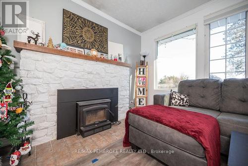 36 Labine Crescent, Petawawa, ON - Indoor Photo Showing Living Room With Fireplace