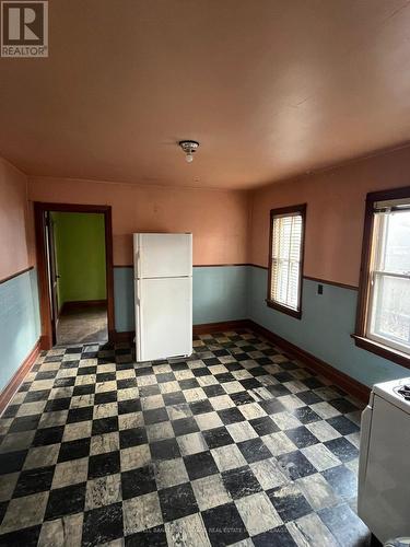 230 Hellems Avenue, Welland (768 - Welland Downtown), ON - Indoor Photo Showing Other Room