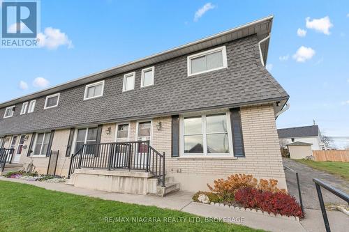 7 - 156 St. Catharines Street, West Lincoln (057 - Smithville), ON - Outdoor With Deck Patio Veranda