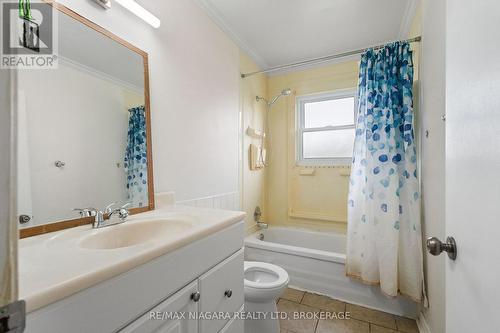 7 - 156 St. Catharines Street, West Lincoln (057 - Smithville), ON - Indoor Photo Showing Bathroom