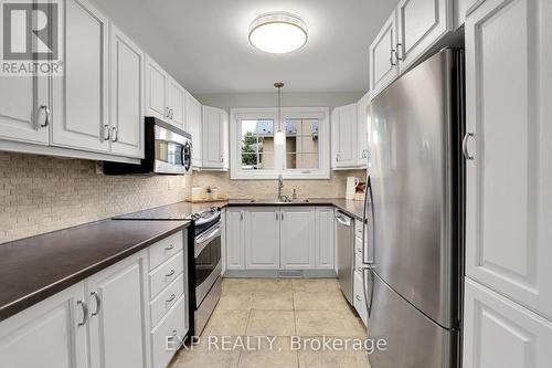 9 Camwood Crescent, Ottawa, ON - Indoor Photo Showing Kitchen