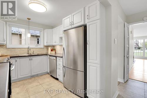 9 Camwood Crescent, Ottawa, ON - Indoor Photo Showing Kitchen