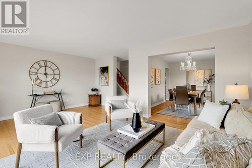 9 Camwood Crescent, Ottawa, ON - Indoor Photo Showing Living Room