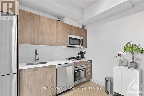 707 - 203 Catherine Street, Ottawa, ON - Indoor Photo Showing Kitchen With Stainless Steel Kitchen