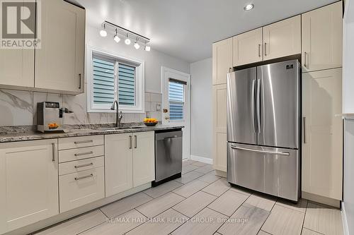 31 - 59 Wessex Road, Ottawa, ON - Indoor Photo Showing Kitchen With Stainless Steel Kitchen With Upgraded Kitchen