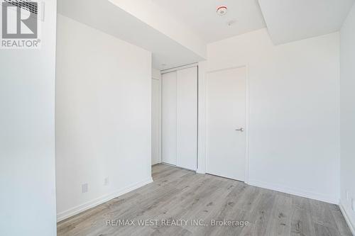 2707 - 7890 Jane Street, Vaughan, ON - Indoor Photo Showing Other Room