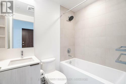 2707 - 7890 Jane Street, Vaughan, ON - Indoor Photo Showing Bathroom