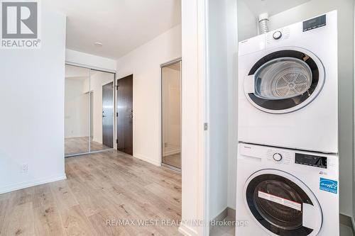 2707 - 7890 Jane Street, Vaughan, ON - Indoor Photo Showing Laundry Room