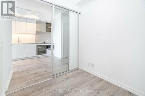 2707 - 7890 Jane Street, Vaughan, ON - Indoor