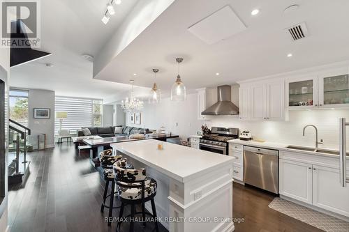 105 - 1035 Bank Street, Ottawa, ON - Indoor Photo Showing Kitchen With Upgraded Kitchen