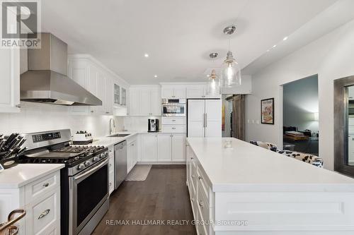 105 - 1035 Bank Street, Ottawa, ON - Indoor Photo Showing Kitchen With Upgraded Kitchen