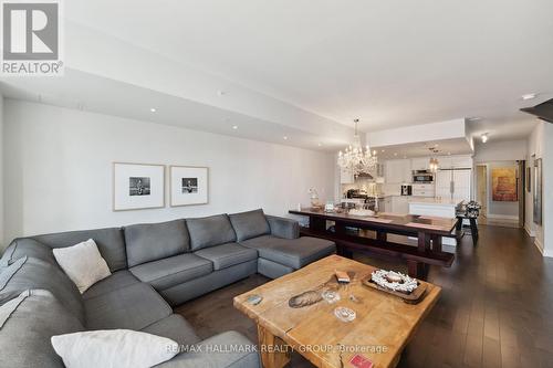 105 - 1035 Bank Street, Ottawa, ON - Indoor Photo Showing Living Room