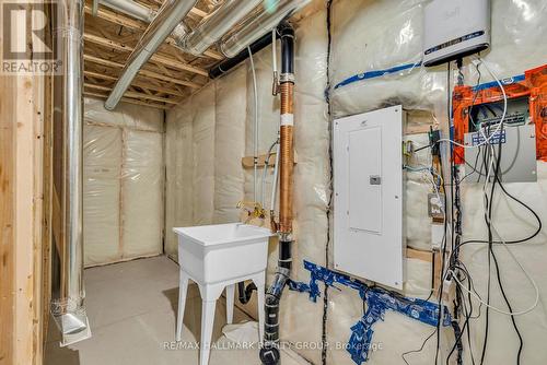 818 Anciano Crescent, Ottawa, ON - Indoor Photo Showing Basement