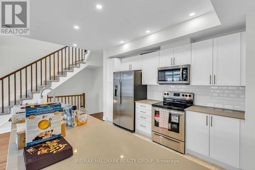 818 Anciano Crescent, Ottawa, ON - Indoor Photo Showing Kitchen