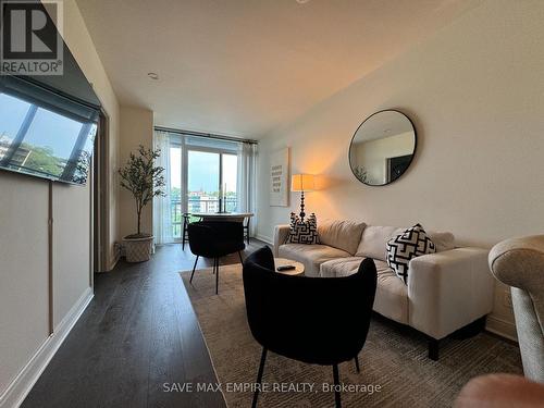 308 - 825 Church Street, Toronto, ON - Indoor Photo Showing Living Room