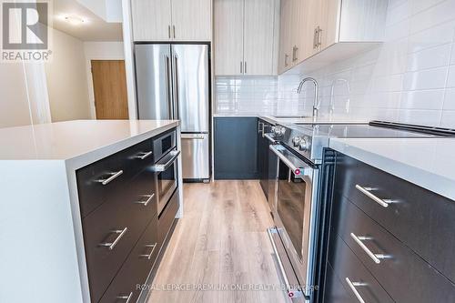 604 - 8960 Jane Street, Vaughan, ON - Indoor Photo Showing Kitchen With Stainless Steel Kitchen With Upgraded Kitchen