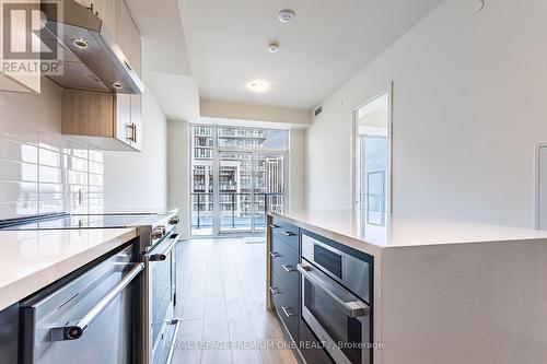 604 - 8960 Jane Street, Vaughan, ON - Indoor Photo Showing Kitchen With Stainless Steel Kitchen With Upgraded Kitchen