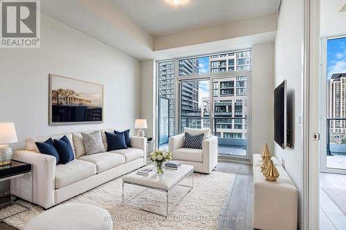 604 - 8960 Jane Street, Vaughan, ON - Indoor Photo Showing Living Room