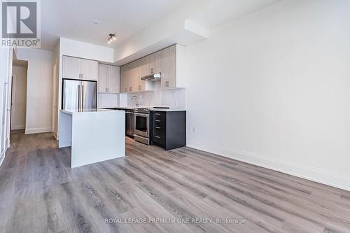 604 - 8960 Jane Street, Vaughan, ON - Indoor Photo Showing Kitchen