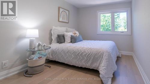 17 - 2411 Sovereign Street, Oakville, ON - Indoor Photo Showing Bedroom