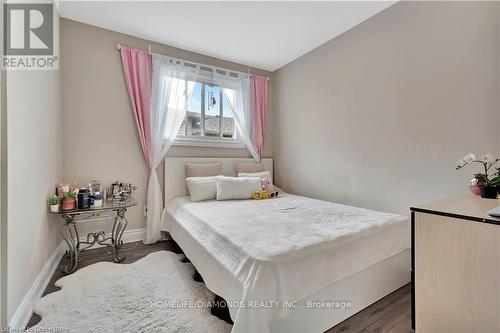 334 Templemead Drive, Hamilton, ON - Indoor Photo Showing Bedroom